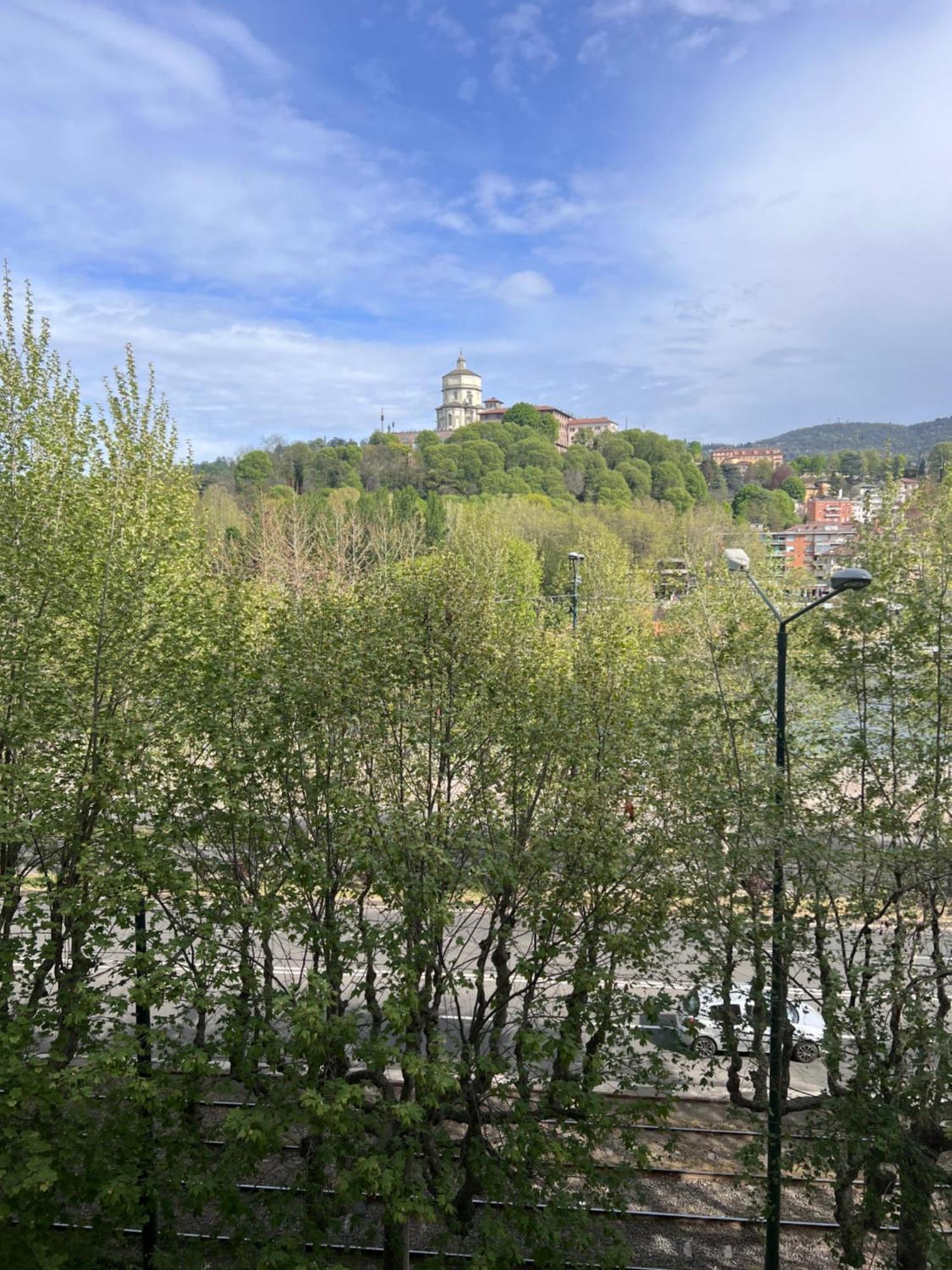Classico Vista Fiume E Collina